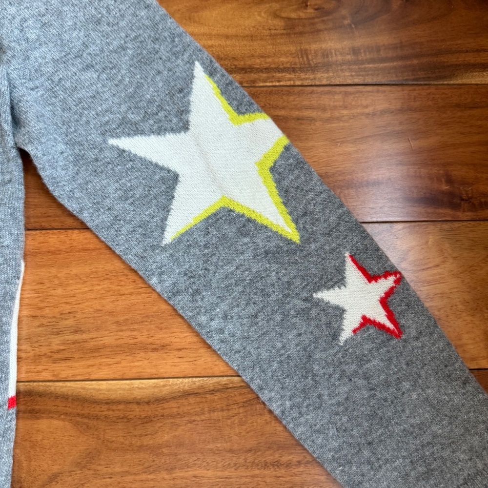 BANANA REPUBLIC Italian Merino Wool Blend Gray Stars Novelty Print Sweater S - Picture 4 of 6